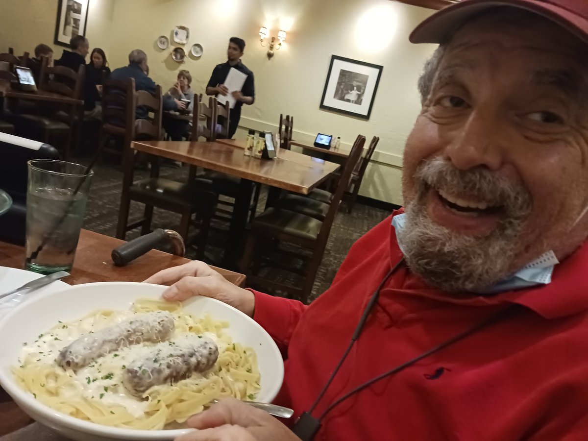 howiesilvers's tweet photo. @olivegarden Your everlasting pasta was incredible. https://t.co/Rkz26rArAA