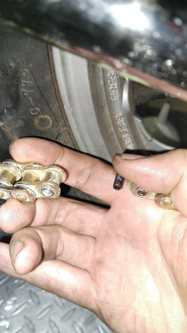 悪夢は続くよどこまでも。(^o^;)
ちょっとチェーン届かないんですけど!((ヾ(≧皿≦メ)ノ))
リア45丁…。(ノーマル43丁) 