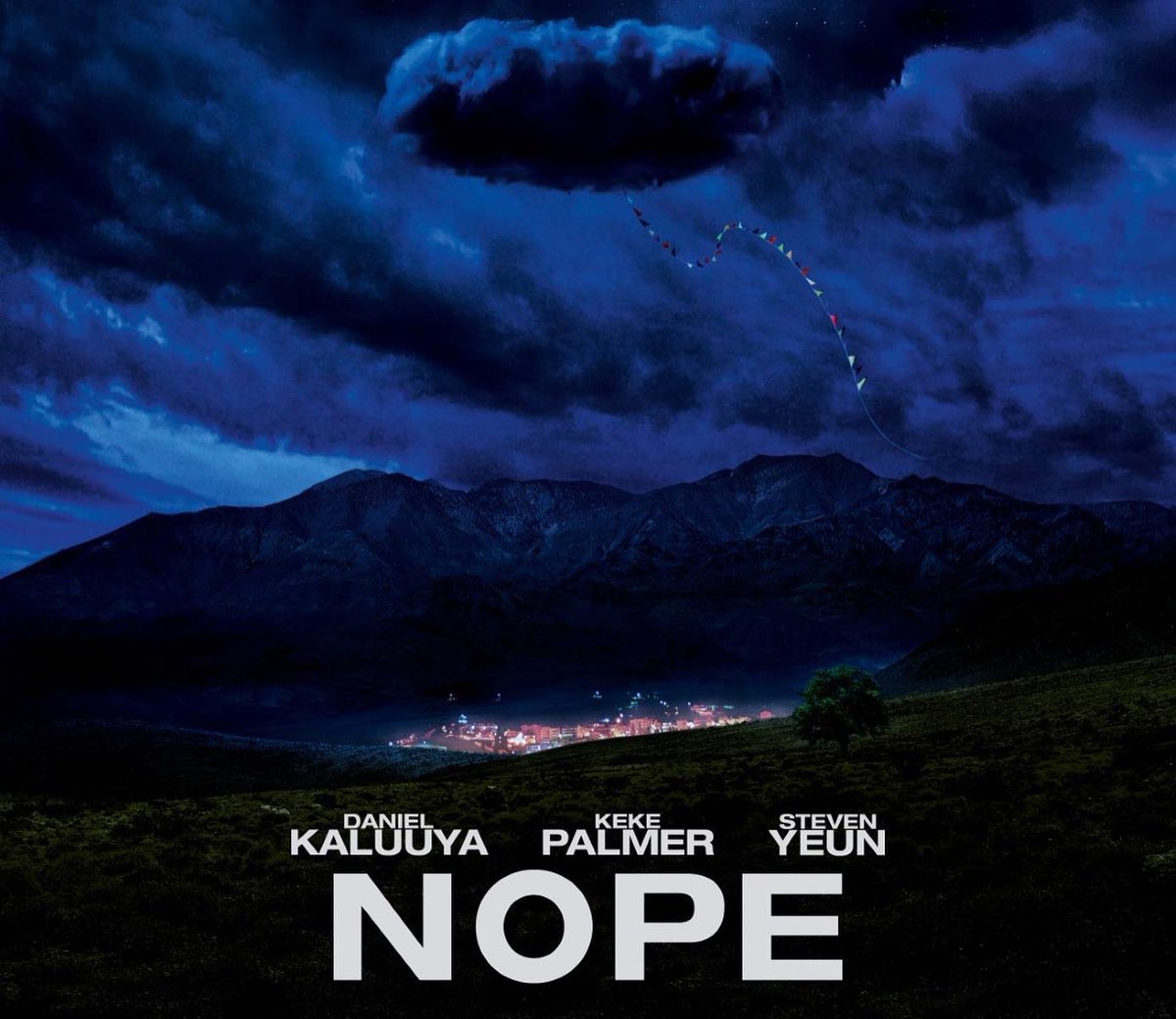 SFTCpodcast's tweet photo. NEW EPISODE RELEASED! WE TALK ABOUT THE SHROPSHIRE MONKEY MAN, TIME TRAVELLING MOM, UFO ENCOUNTERS, MORE BIG CAT SIGHTINGS AND REVIEW “NOPE” 

LINK IN BIO

#podcast #strange #Weird #paranormal #ufo #bigcatsighting #ufo #cryptid #horror #horrorfilm #moviereview #filmreview #Nope https://t.co/bAs9sOB3XR