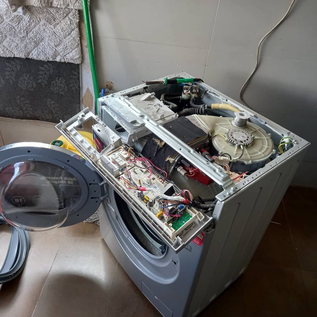 b_onlineservice's tweet photo. The most common washer problem relates to leaks or the washing machine’s inability to spin properly. It makes sense to call a professional to assess the situation ..B Online is at your service...0700108663

#BOnlineservices #generalservice #homeappliances https://t.co/LGklzTsimr