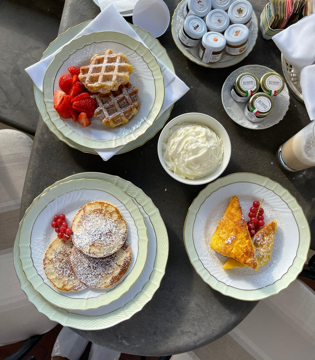 Start the day with a copious breakfast served in our delighting private terraces Photo @marianna_zuliani