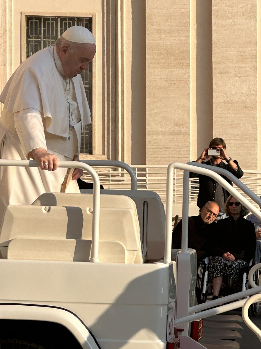 JimSichko's tweet image. #papa #missionaryofmercy #roma2022