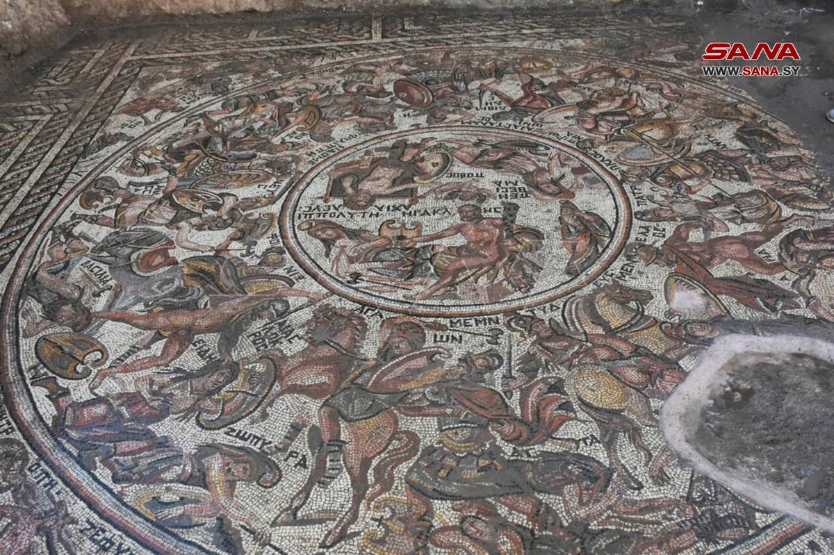 SyMOIGov's tweet photo. اكتشاف أثري نادر تم العثور عليه بمدينة الرستن في محافظة حمص وهو عبارة عن لوحة فسيفساء من العصر الروماني لا يوجد لها مثيل في العالم وفق معلومات المديرية العامة للآثار والمتاحف. https://t.co/dnKGJJmTfB