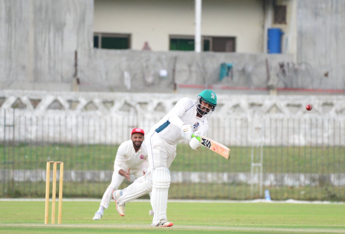 weHaseeb's tweet photo. #QeA22 | #NORvBAL

Lunch | Day 4

BAL: 221/5 (60) [follow-on]

Khurram Shehzad: 51*
Ali Waqas: 41
Imran Butt: 38
Hussain Talat: 33*

Balochistan trail by 83 runs. https://t.co/S447ujSu5i