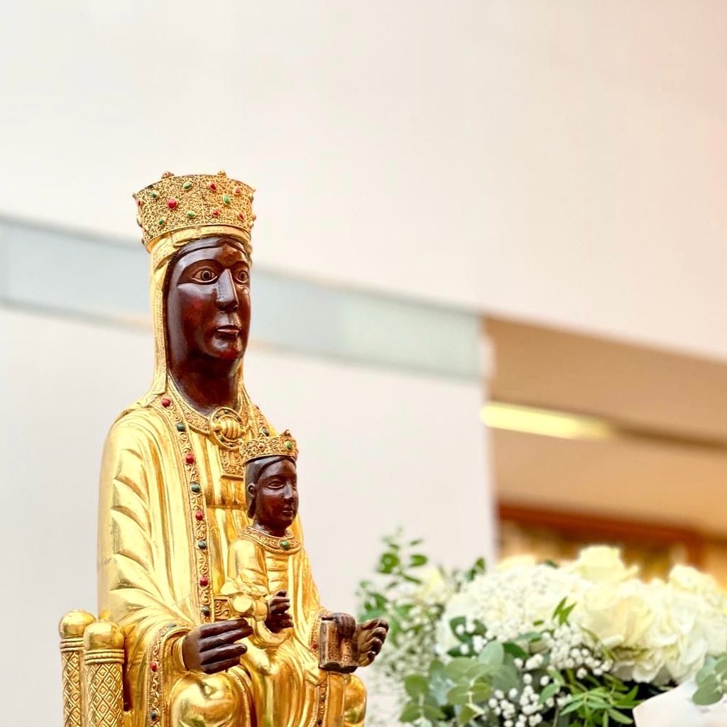 MiravallesRedin's tweet photo. La Virgen Peregrina de Torreciudad ha venido a vernos, ¡qué ilusión! Le hemos preparado flores, cantos y oraciones para que se lleve de vuelta nuestro cariño y nuestras intenciones.

#Torreciudad #VirgenDeTorreciudad https://t.co/WC8UVjiAqK