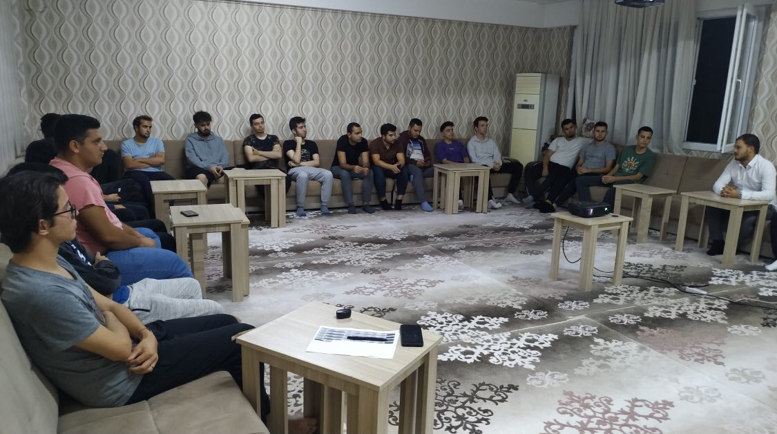 genchareket35's tweet photo. Genç Hareket İzmir
İnsan Vakfı Şehit Bahattin Yıldız Yurdu 
Yeni dönemin  gençlerimize hayırlı olmasını diliyoruz. https://t.co/dHXyhsBHxy