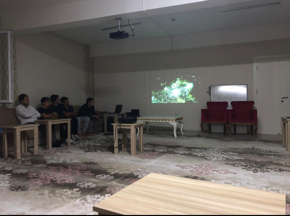 Genç Hareket İzmir
İnsan Vakfı Şehit Bahattin Yıldız Yurdu 
Yeni dönemin  gençlerimize hayırlı olmasını diliyoruz.