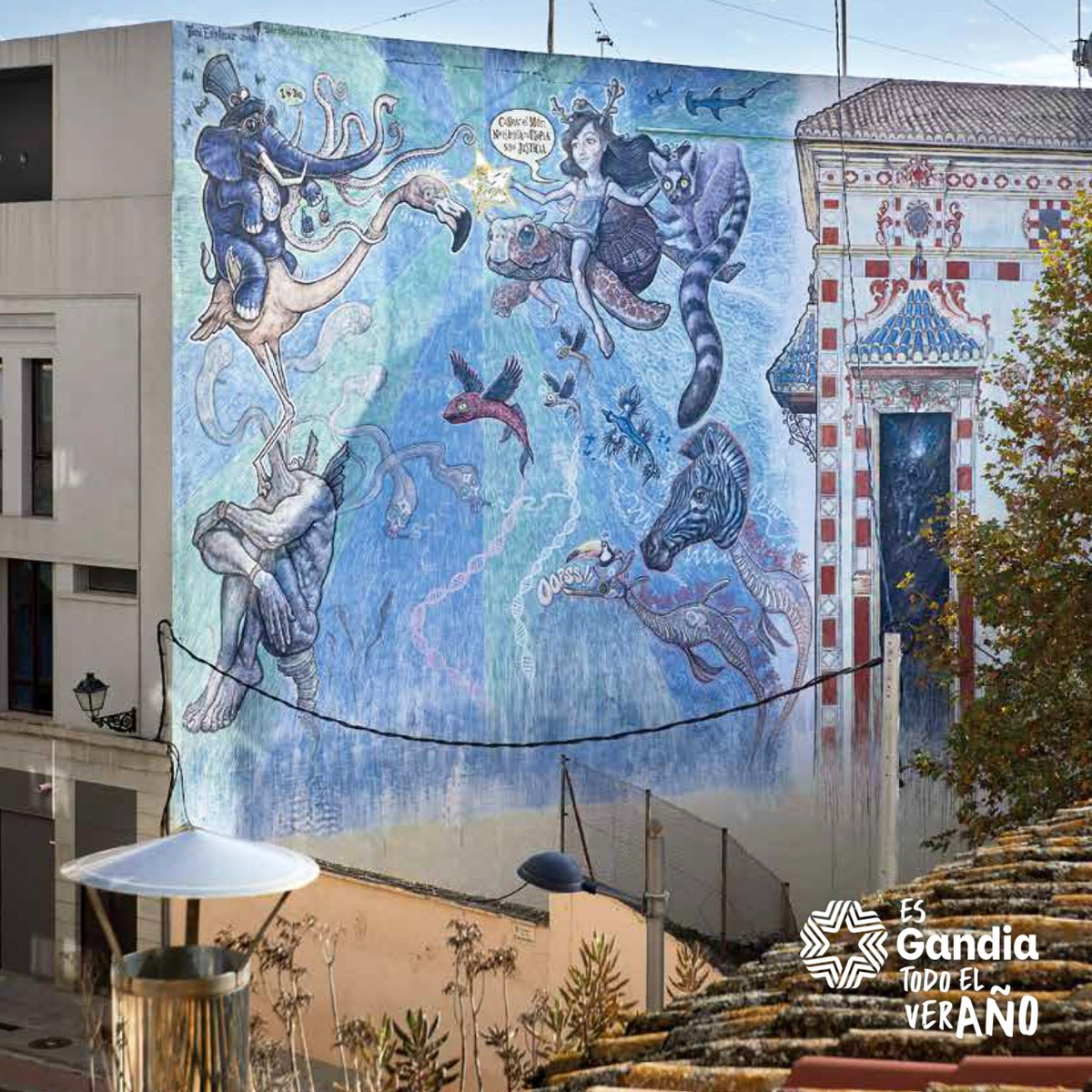 🕊️ "Cambiar el mundo no es locura ni utopía sino justicia", mural de Toni Espinar en el centro de Gandia.

🕊️ "Canviar el món no és bogeria ni utopia sinó justícia", mural de Toni Espinar en el centre de Gandia.

#TurismoCultural #ArteUrbano #Veraño #GandiaBrilla #ValenciaTurisme