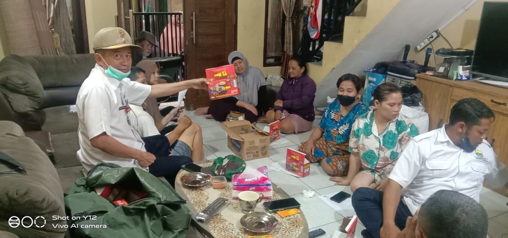 Penyerahan stb di RW 13 Kel cibangkong untuk 26 kpm bersama babinsa