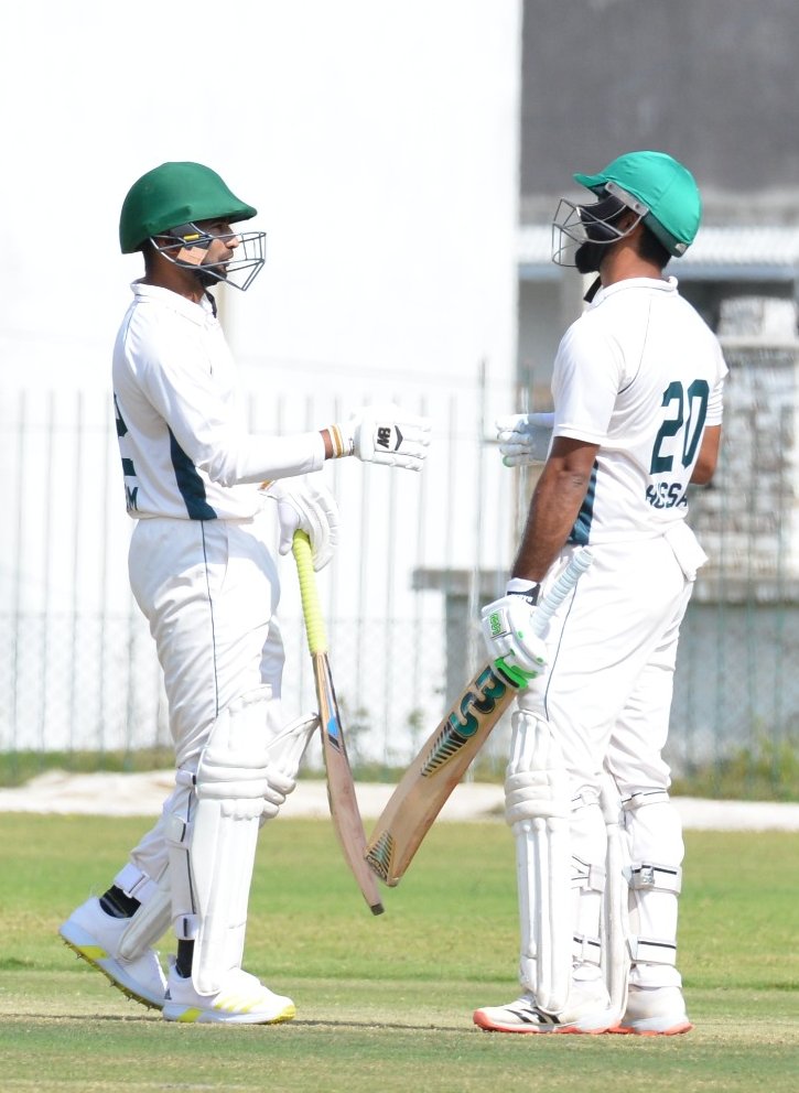 TheRealPCB_Live's tweet photo. Lunch (day 4) at Abbottabad Cricket Stadium, Abbottabad
Northern: 520-8d
Balochistan: 216 & 221-5 (f/o)
#NORvBAL | #QeAT https://t.co/HPQlGv8gnd