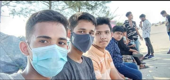 saiful100125's tweet photo. Visiting in Potenga Sea Beach with friends https://t.co/dTlG5vNVSP
