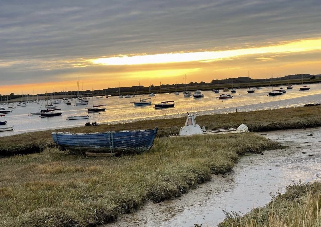 AldeOreTrust's tweet photo. A morning walk along the River Alde is the perfect start for a #wellnesswednesday. https://t.co/HU6GogFLXH
•
#suffolk #charity #riveralde #wellness #sosestuary #floodaware #riverdefence #aldeandoreestuarytrust https://t.co/BmgMDO8a5O