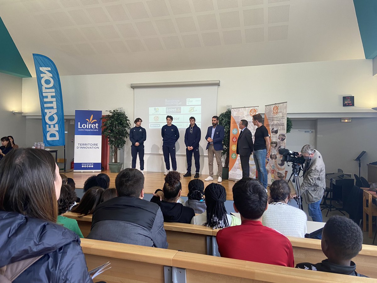 𝙻𝙴𝚂 𝚂𝙴𝙿𝚃𝙾𝚁𝚂 𝙰𝚄𝚇 𝚁𝙴𝙽𝙲𝙾𝙽𝚃𝚁𝙴𝚂 𝙸𝙽𝙲𝙻𝚄𝚂𝙸𝚅𝙴𝚂 𝙳𝙴 𝙻’𝙸𝚁𝚃𝚂 👏🏻

Hier après midi, Fabien Courtial, Enzo Gesland &amp; Joran Martin étaient au Collège Max Jacob pour le coup d’envoi des Rencontres Inclusives avec l’institut des Jeunes Sourds.