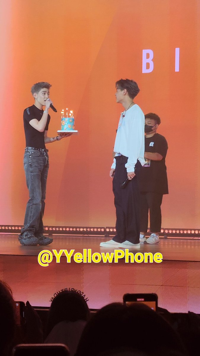 YYellowPhone's tweet photo. วันนี้แวะมารีวิวกล้อง S22 ultra จากเครื่องที่ลูกค้าเช่าค่าบ
2 ภาพแรกถ่ายภาพนิ่ง 2 ภาพหลังแคปจากวิดีโอ. มันคือเลิศนะ ชัดไหมคะ ชัดไหม ชัดมาก 😍 อวยยศให้เขาเลย
ปล.��าพเหล่านี้ได้รับอนุญาตจากผู้เช่าแล้วค่ะ #YYellowreview #เช่าS22Ultra #เช่าโทรศัพท์ #เช่ามือถือ #GoldenHourFanmeeting https://t.co/7GVUEUB70L