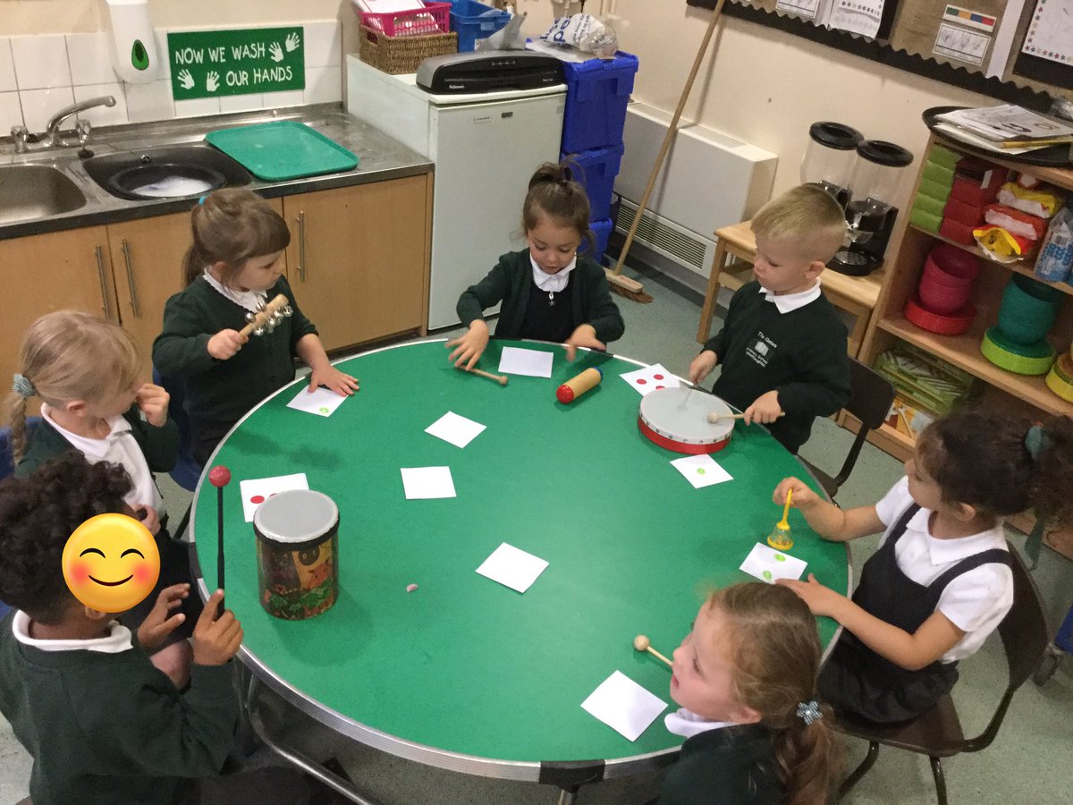 GatesPenguins's tweet photo. We have been doing lots of different counting this week! Counting objects, beats and lots of other things! #eyfs #mathsineyfs #TheGatesEYFS https://t.co/0bnBvNAMLV