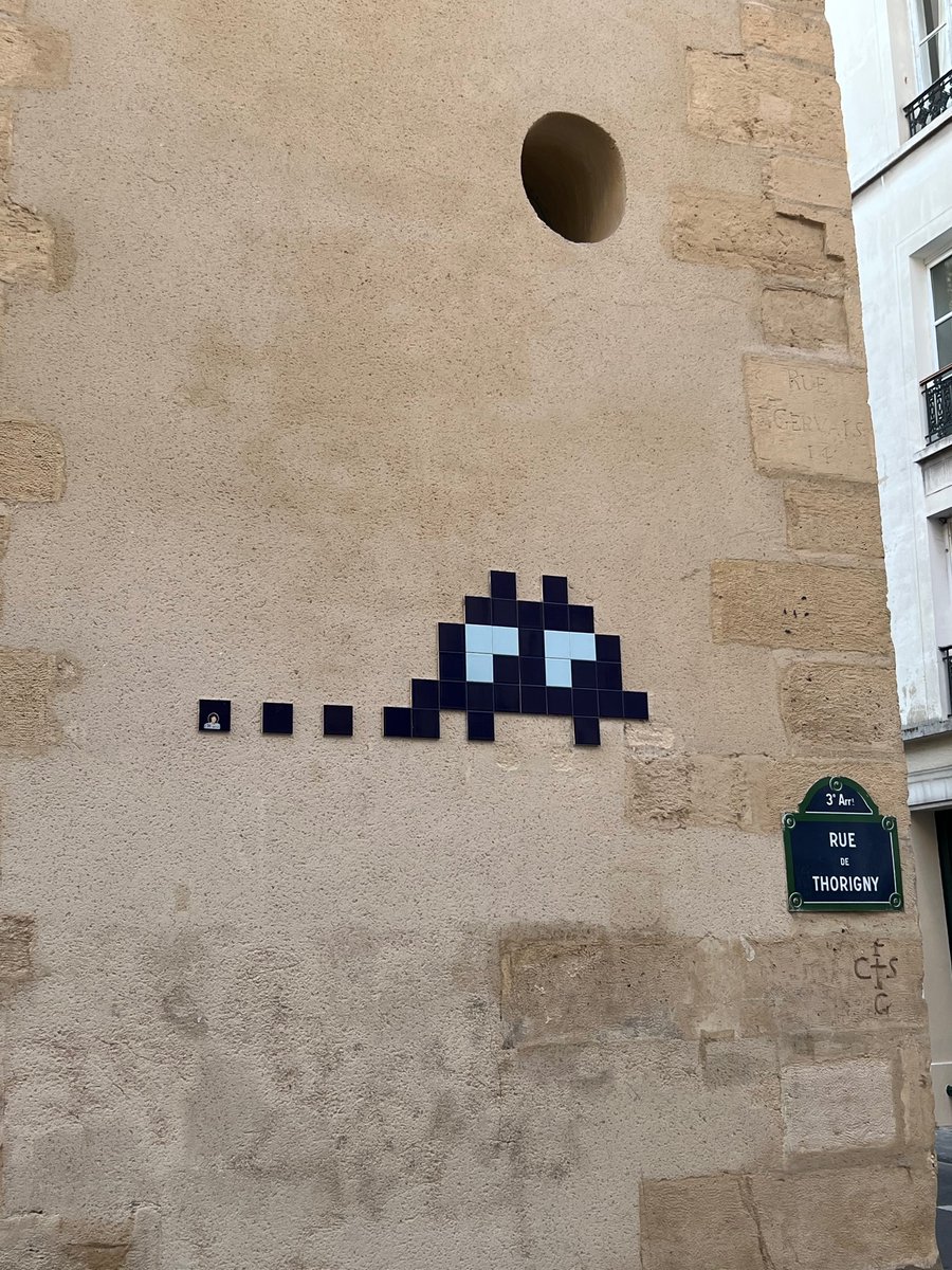 supremesurrende's tweet photo. Just a few we spotted out in the wild today @invaderwashere https://t.co/CT5W43C1GK