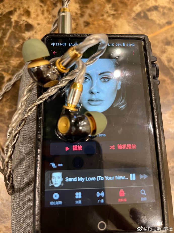 ddhifi_com's tweet photo. Photo Sharing - Meze Audio Advar +ddHiFi BC130A Sliver (Air Nyx) Earphone Cable + ddHiFi ST35 Silicone Eartips 😘

#ddHiFi #Nyx #ST35 https://t.co/wwpQY6KgWI