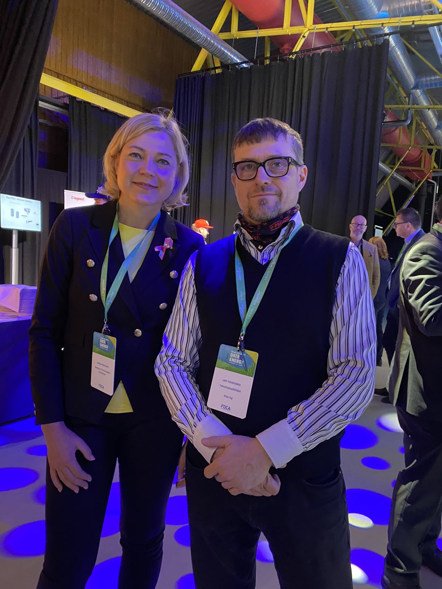 Huuskoin's tweet photo. Päivän energiapolitiikkaa europarlamentikko Henna Virkkusen kanssa. #futuredatasummit https://t.co/apYkdqqYEB