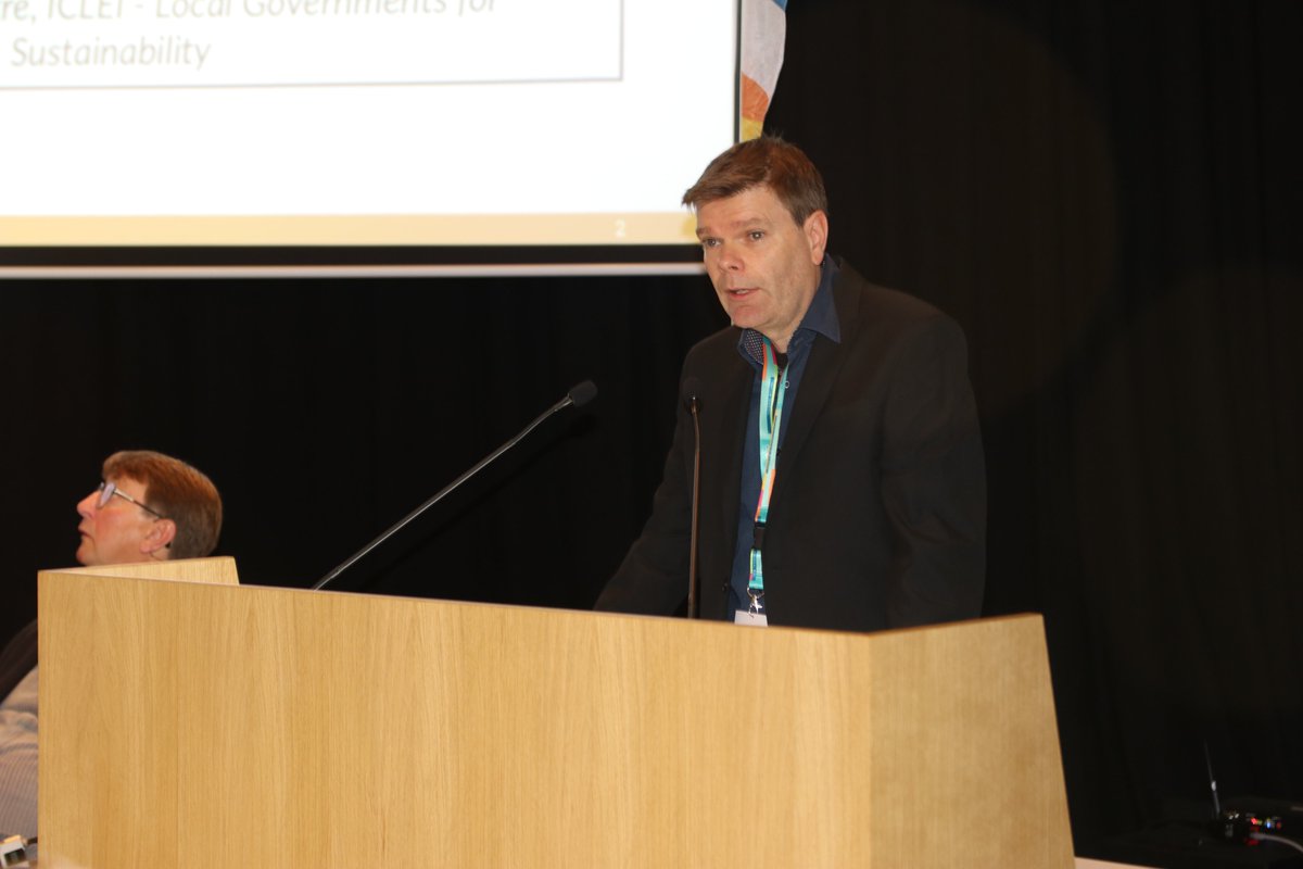 ICLEI_procure's tweet photo. Alderman of #Schaerbeek #VincentVanhalewyn, Mayor of #Malmö #KatrinStjernfeldt & @ICLEI_Europe's #MarkHidson welcoming #local authorities from across the #EU participating in the #procuraplus seminar 2022 in #Brussels today to connect & act on #sustainable #public #procurement! https://t.co/pfv43o4spR