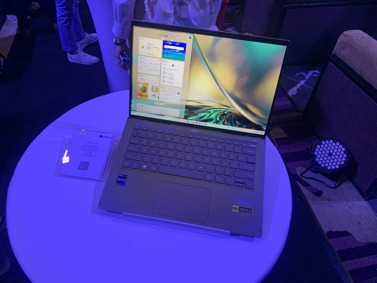 gadget_squad's tweet image. Acer Swift 5 Aerospace #IGoWithSwift