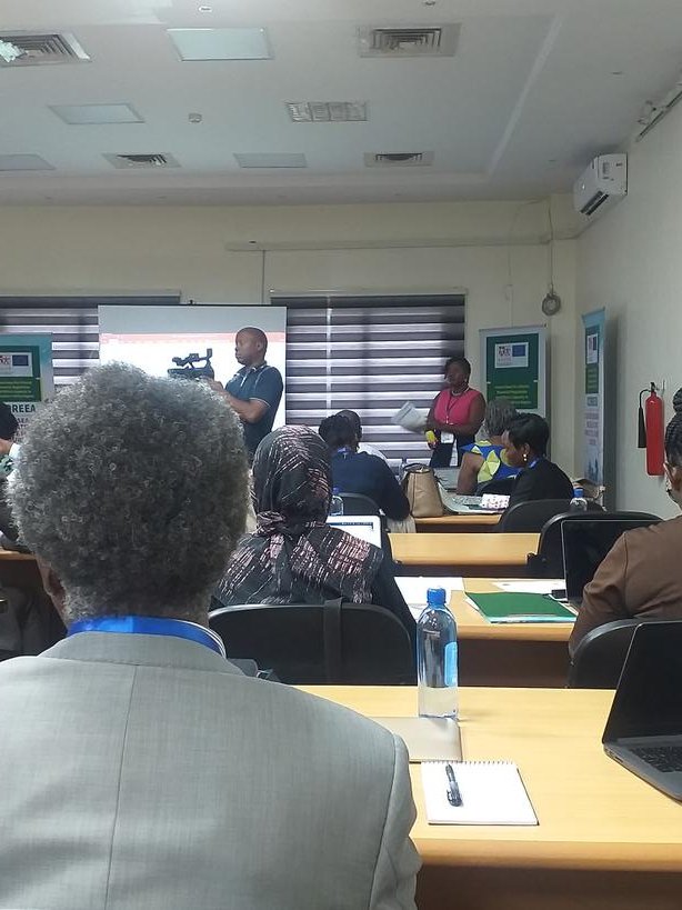 MtandeTiwonge's tweet photo. Day 3 training on #GRRP by #CCRREEA in Dar Es Salaam. Khama from #COMREC @KUHeS_mw @health_malawi is chairing a discussion on #ResearchIntegrity in the regulatory process. https://t.co/xYn5tipQAI
