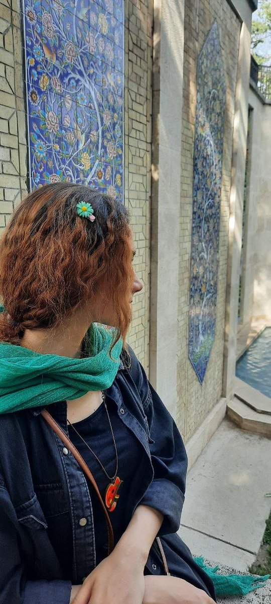 negarshirley's tweet photo. میدونم نمی بینید ولی اینم موهای من
فشاار بخور عرزشی کص پدر 
#مهسا_امینی
#OpIran 
#برای_آزادی https://t.co/u964AYA2s4