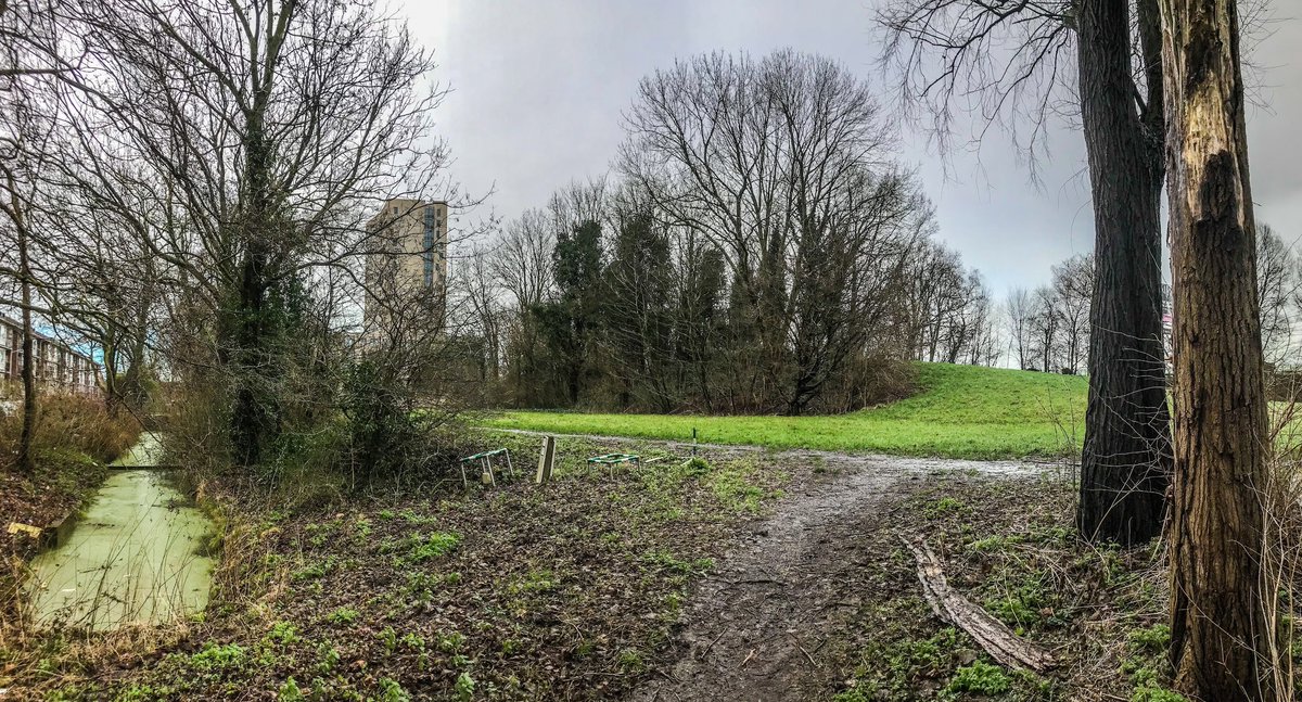 tunoord's tweet photo. https://t.co/kdOPmA9CaG

#delft wil een groot wooncomplex laten bouwen pal naast de #A13 in een ecologische zone. Naast het verlies van groen, zullen de toekomstige bewoners een veel te hoge geluidsbelasting ervaren. https://t.co/63JlQH51aO