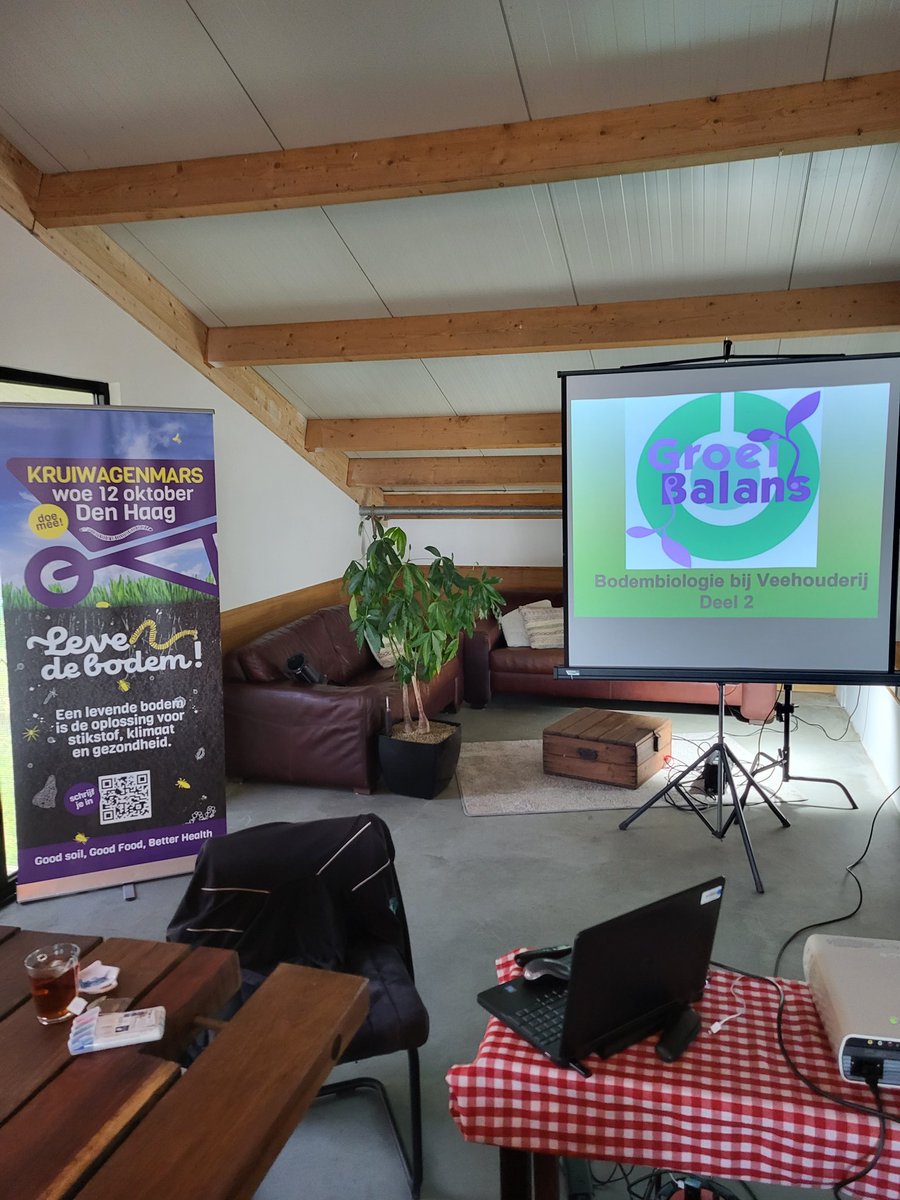 Vandaag is de #kruiwagenmars naar Den Haag, succes aan alle deelnemers.  Wij gaan samen met <a href="/Wij_land/">Wij.land (@wij_land@mastodon.nl)</a> deel 2 van de cursus #bodembiologie bij veehouderij verzorgen. Levende bodems voor een gezonde toekomst!!