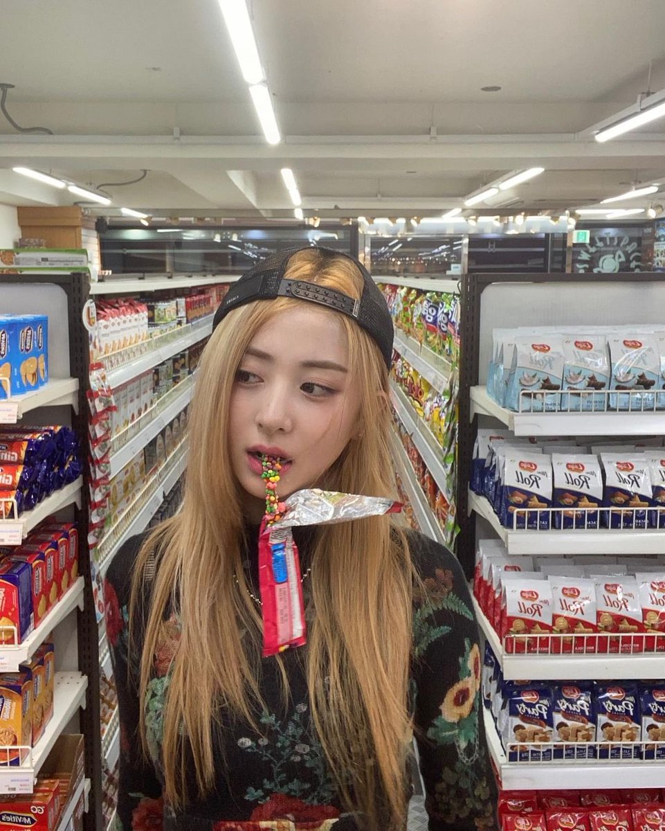 HYJ_FILES's tweet photo. #허윤진 #HUHYUNJIN https://t.co/gtakVBaIfy