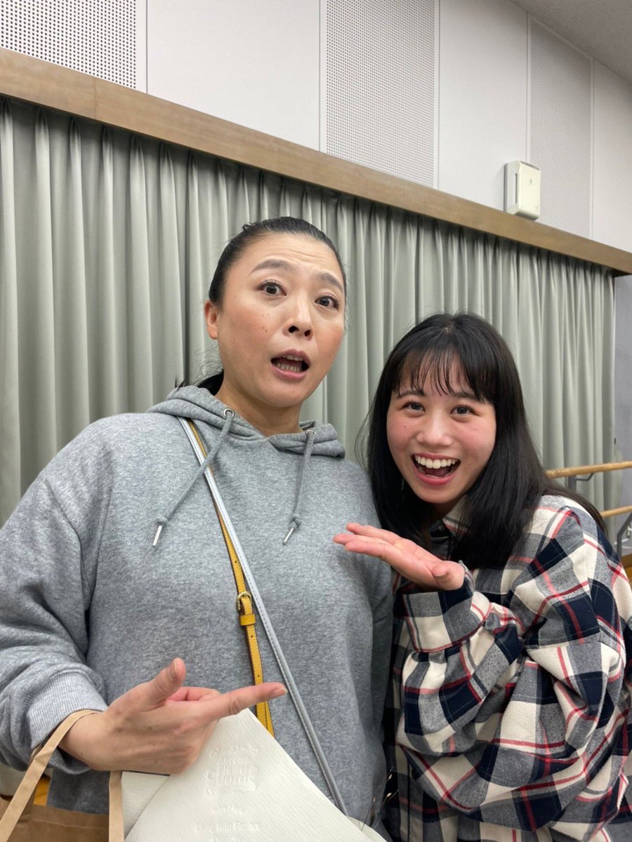 misaki_0614kato's tweet photo. 今回初演出の山本香織さん✨

演技について何もわからなかった私に演技の難しさと楽しさを教えてくれました

『演技している自分に嘘をつかない』
この言葉を胸にこれからも頑張ります

本当にありがとうございました
そして、香織さん大好きです💕 https://t.co/cbjsXrFPQ7