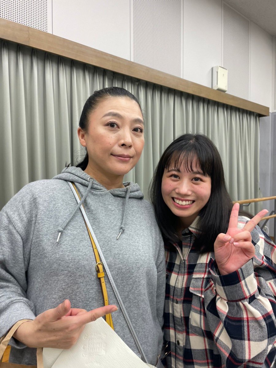 misaki_0614kato's tweet photo. 今回初演出の山本香織さん✨

演技について何もわからなかった私に演技の難しさと楽しさを教えてくれました

『演技している自分に嘘をつかない』
この言葉を胸にこれからも頑張ります

本当にありがとうございました
そして、香織さん大好きです💕 https://t.co/cbjsXrFPQ7