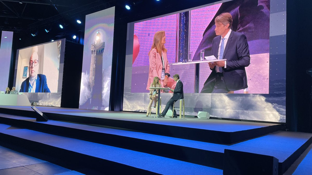 Notaires_CSN's tweet photo. 118e #CongresNotaires: Intervention de Sophie @SabotBarcet, 1ère Vice-Présidence des @Notaires_CSN à la table ronde "Economie de la connaissance et #FormationProfessionnelle, quels nouveaux enjeux ?" animée par Me Laurent Rose, Vice-Président du @CongresNotaires #NotairesdeFrance https://t.co/JpjHIbc2c4