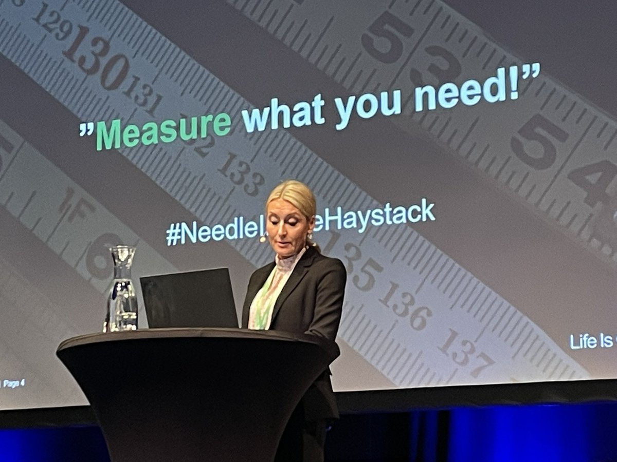 JariJarinurmi's tweet photo. @SatuMerenheimo went through the effects of energy on the environment of the data center. #futuredatasummit #SchneiderElectric https://t.co/vI21TY5mBW