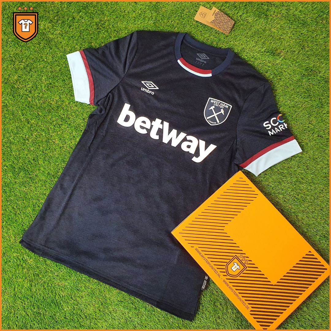 MysteryUnitedEU's tweet photo. Weet #Ajax zichzelf vanavond beter te presenteren? Als #Napoli NIET wint, geven wij een mystery voetbalshirt weg! 👕

Kans maken is simpel!
✅ Volg @MysteryUnitedNL 
🔃 Retweet

Direct bestellen? https://t.co/NtayvqU4tk 🔥 Voor 17u besteld = zelfde werkdag verzonden! 📦 https://t.co/3zlHmWzE8D