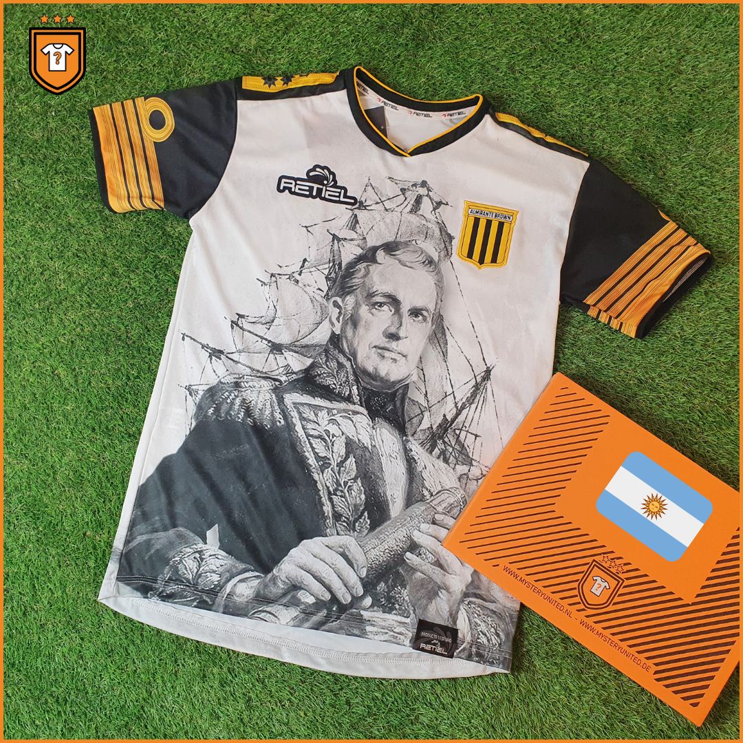 MysteryUnitedEU's tweet photo. Weet #Ajax zichzelf vanavond beter te presenteren? Als #Napoli NIET wint, geven wij een mystery voetbalshirt weg! 👕

Kans maken is simpel!
✅ Volg @MysteryUnitedNL 
🔃 Retweet

Direct bestellen? https://t.co/NtayvqU4tk 🔥 Voor 17u besteld = zelfde werkdag verzonden! 📦 https://t.co/3zlHmWzE8D