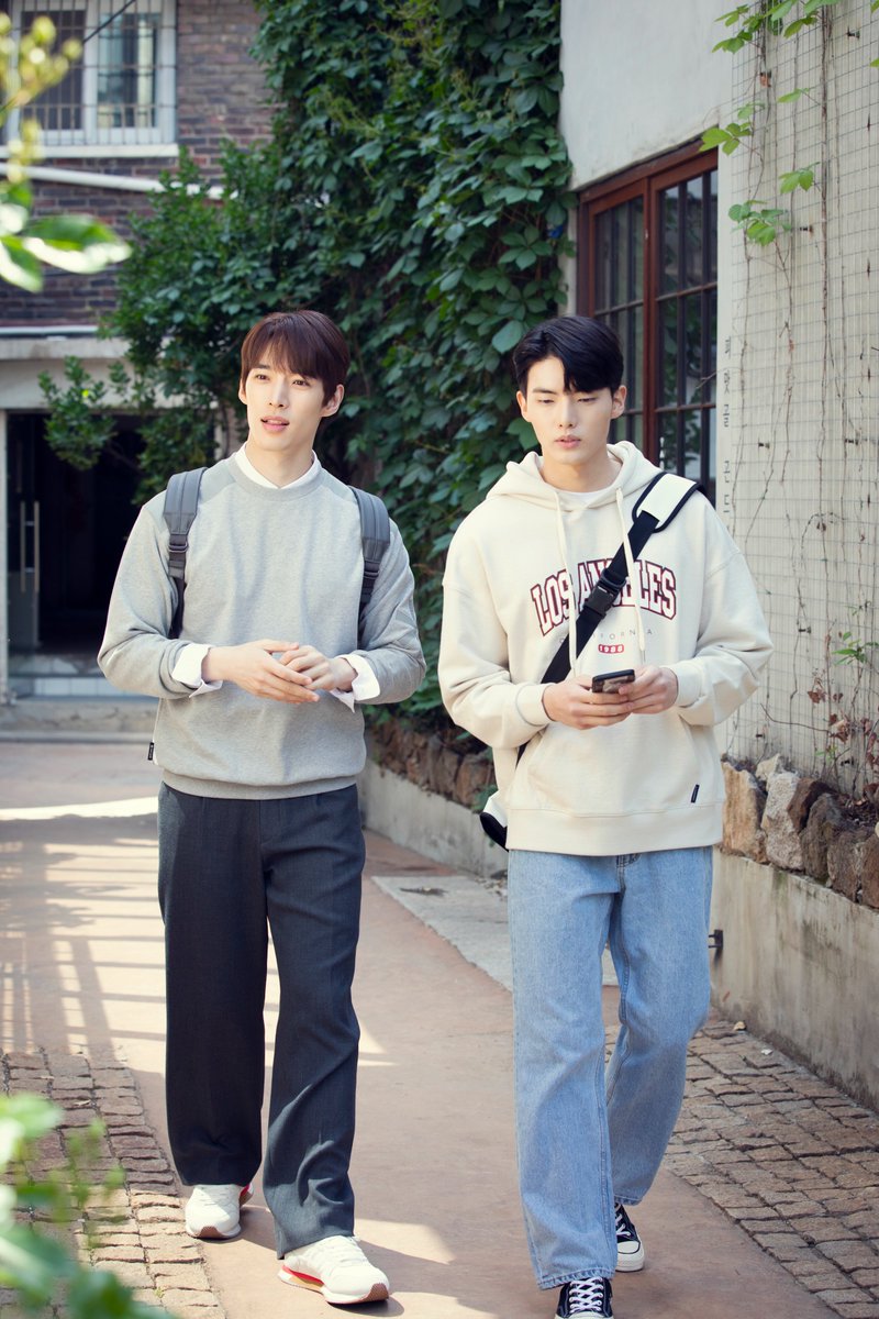 경🎉블루밍 200일🎉축 블루밍 공개 200일을 축하합니다💙 200일 기념 겨울에도 블루밍할 시원이와 다운이 고화질 스틸 공개합니다😉 앞으로 다양한...