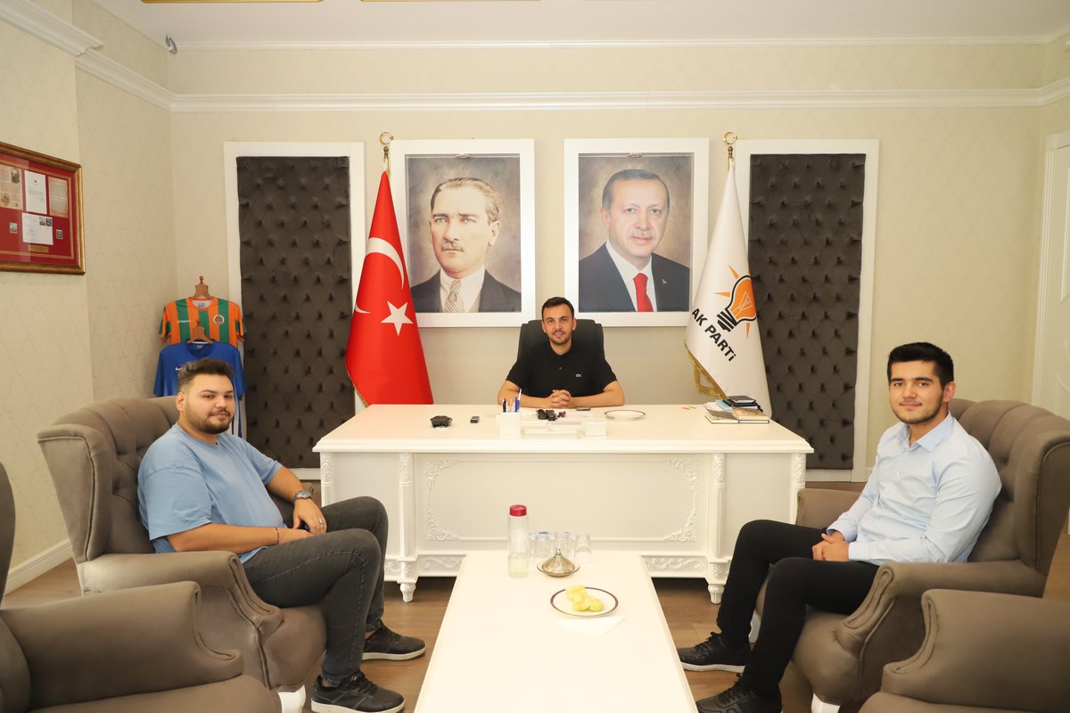 İlçe Gençlik Kolları Yönetim Kurulu Üyelerimiz ve aynı zamanda şehrimizin Üniversitelerinde eğitim gören <a href="/miracdurna/">Miraç Durna</a>  ve <a href="/EminGlden1/">Emin Gülden 🇹🇷</a>  kardeşlerimi teşkilatımızda misafir ettik.

Nazik ziyaretiniz ve hoş sohbetiniz için teşekkür ediyorum gençler...

<a href="/ethemtas/">Av. İbrahim Ethem TAŞ 🇹🇷</a> 
<a href="/AkGencAlanya/">AK Gençlik Alanya</a>