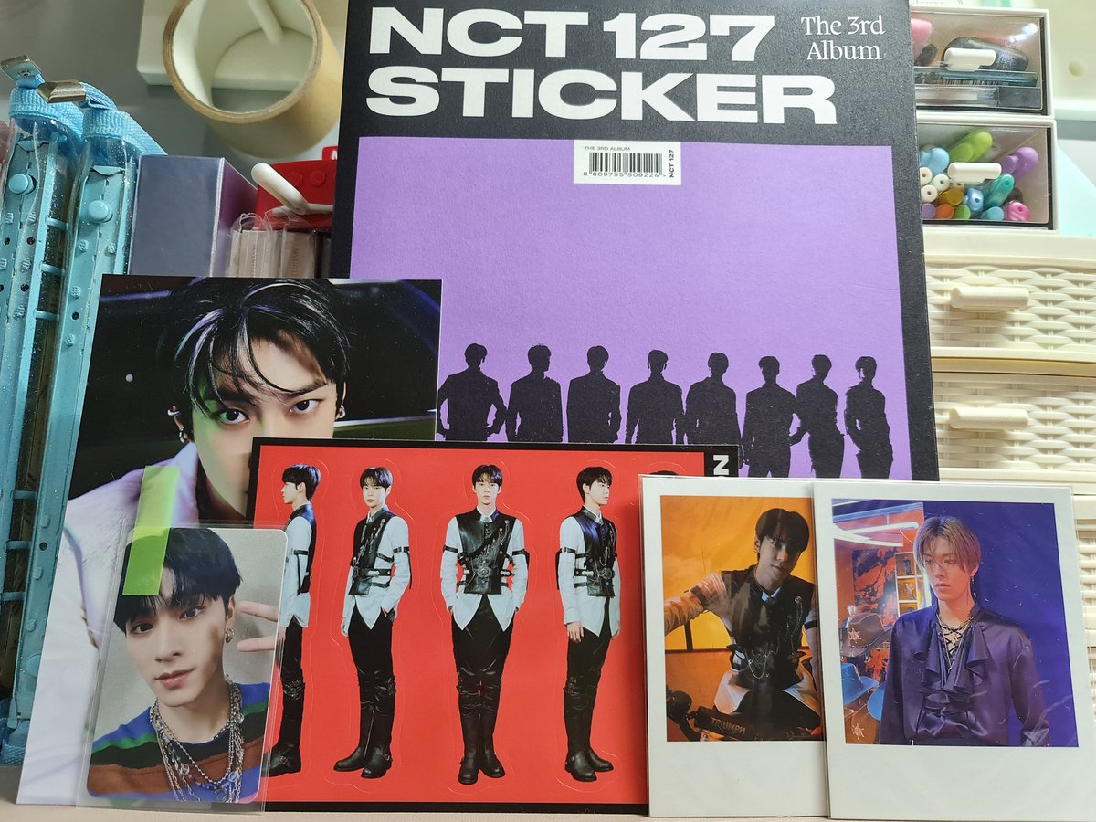 strawJUNberry's tweet photo. Baka lang naman 

HELP RT
WTS / LFB
NCT ASSORTED MERCH SET
450 each set (400 payo)

mop: gcash
mod: ggx/sdd

please ubusin niyo na 🥲 will giveaway merch pag nabenta na lahat https://t.co/j0zxa43GcJ