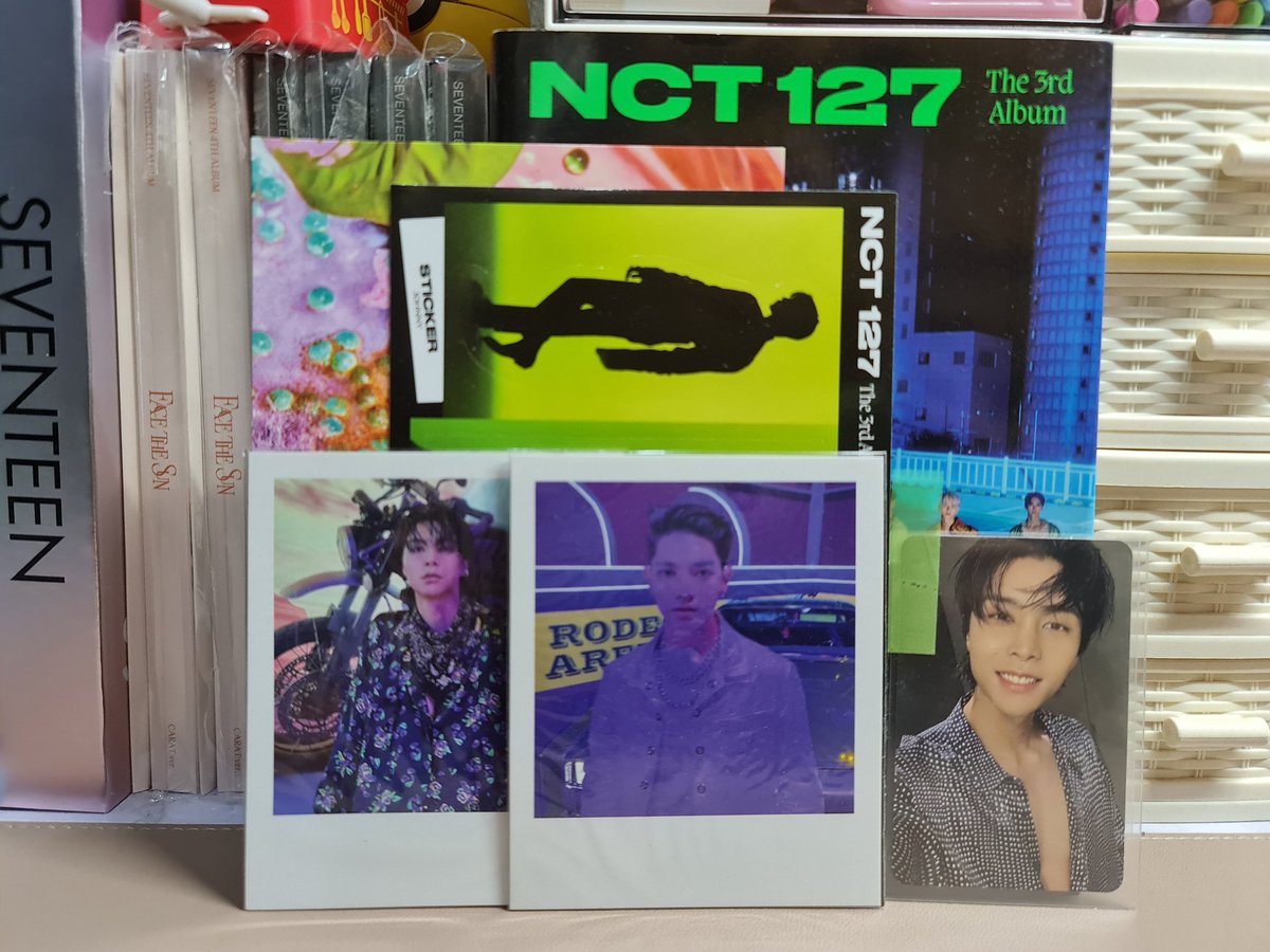 strawJUNberry's tweet photo. Baka lang naman 

HELP RT
WTS / LFB
NCT ASSORTED MERCH SET
450 each set (400 payo)

mop: gcash
mod: ggx/sdd

please ubusin niyo na 🥲 will giveaway merch pag nabenta na lahat https://t.co/j0zxa43GcJ