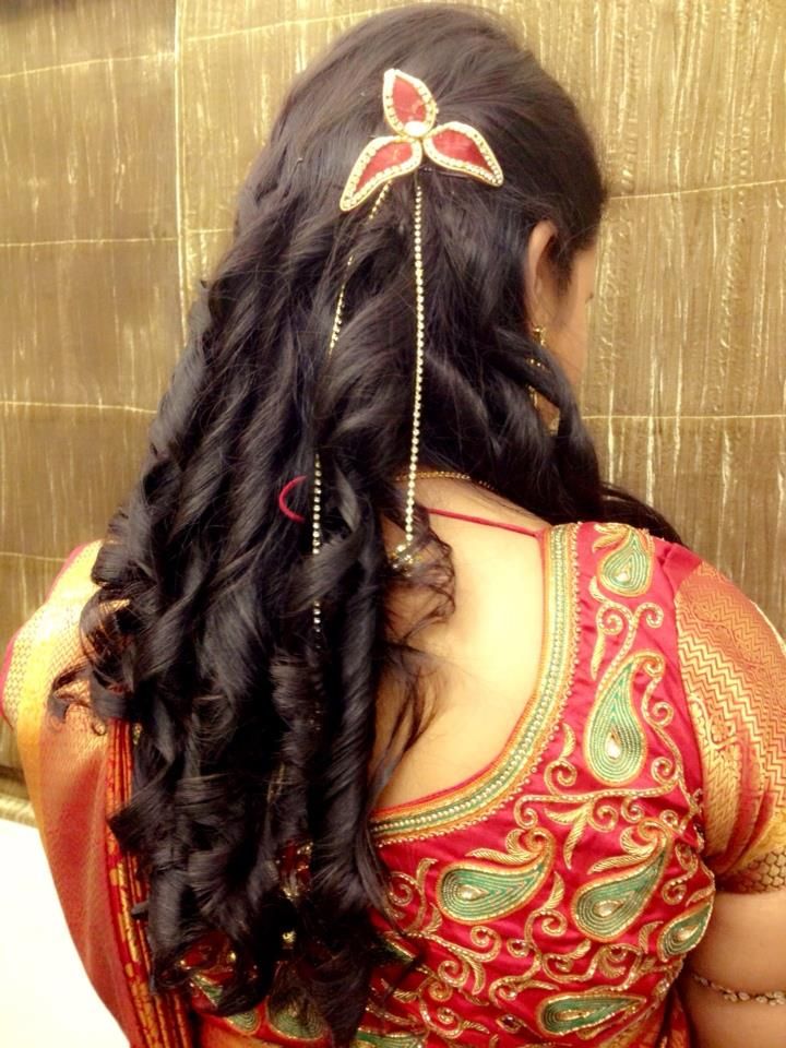 Sangeet hairstyle look

#hairstyle 
#makeup 
#makeupartist 
#makeuplover