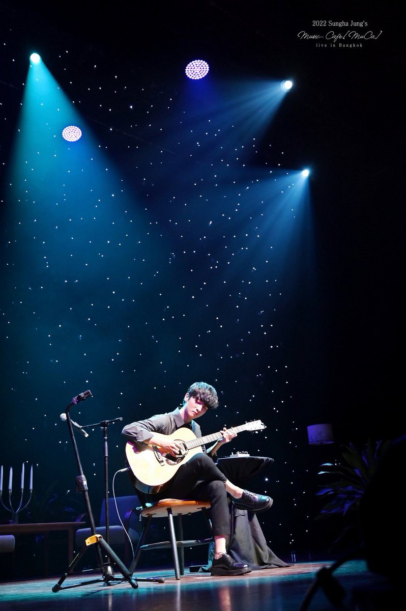 Asianlink_ent's tweet photo. คอนเสิร์ต #ซองฮาจอง สร้างความประทับใจแก่ผู้ชมทั้งฮอลล์ ขนเพลงมาโชว์ให้แฟนๆได้ฟังอย่างเต็มอิ่ม ทั้ง Prologue , Yuumi's Waltz , Don't Look Back in Anger ของ Oasis , Butter, Dynamite ของ BTS นอกจากนี้ยังมีเพลงอีกมากมายที่ขนมาเล่นให้ได้ฟังกัน
#SunghaMuCaLiveBKK #sunghajung #정성하 https://t.co/kyoS1NPchy