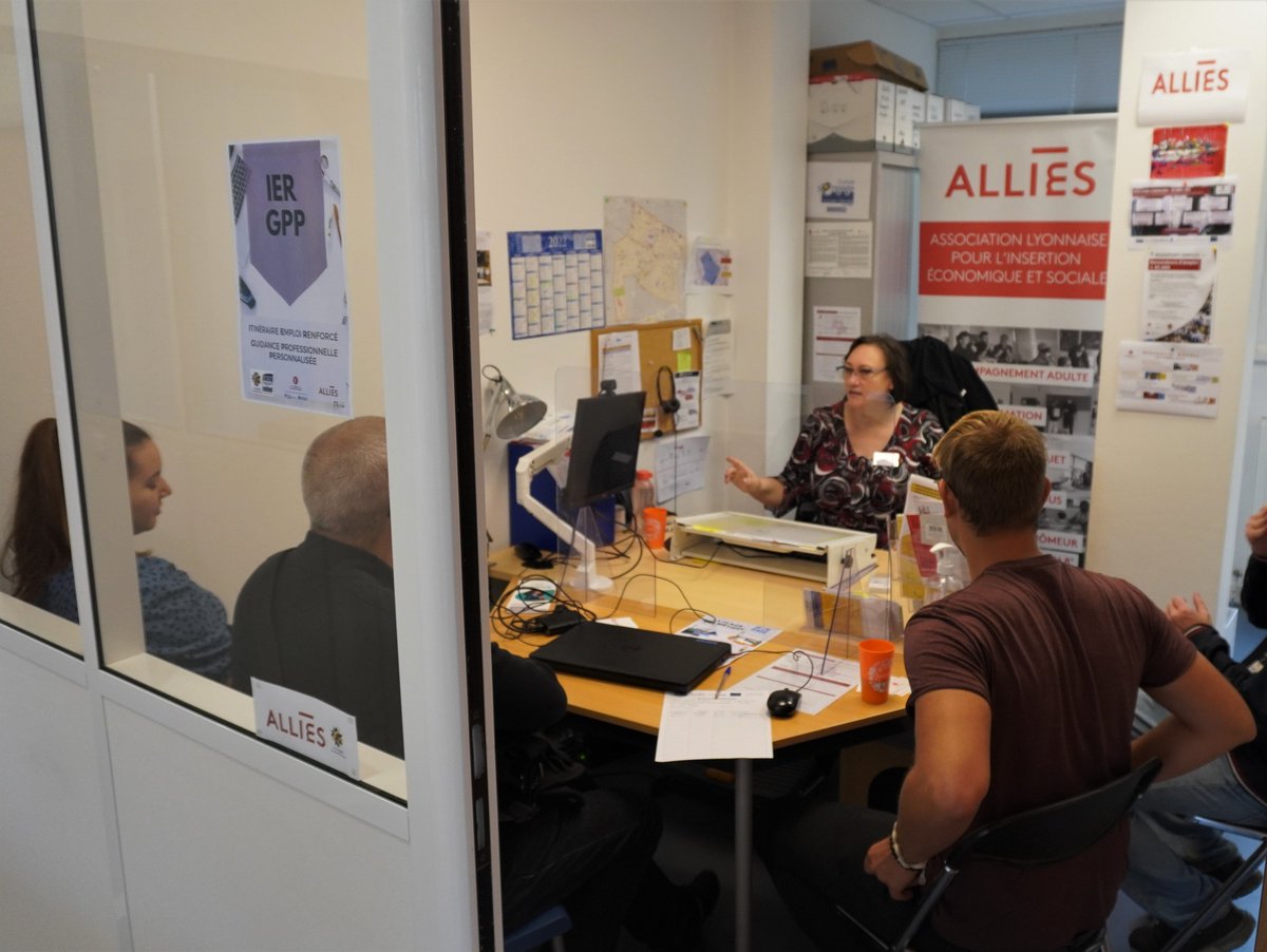 Mission Locale Lyon tweet media