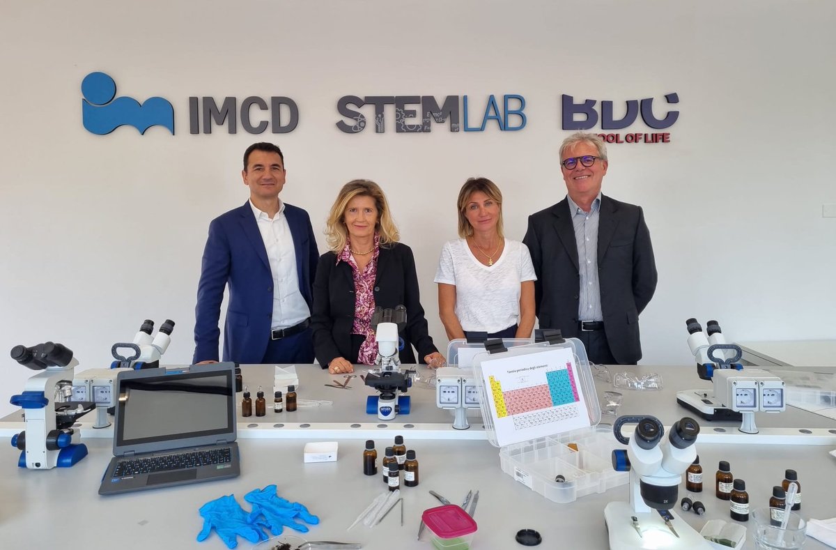 robi_cocco's tweet photo. A Milano è stato presentato #IMCD STEM Lab, realizzato da @IMCDcomms Italia e BDC School: un progetto educativo e lab sperimentale per avvicinare scienza, didattica e impresa. Bello vedere che le aziende si impegnano per promuovere le competenze #STEM dei giovani! #steminthecity https://t.co/Y47TRiZbkj