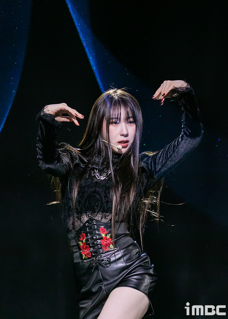 CELEBRITIES AND FRIENDS SUPPORTING CHAEYEON'S SOLO DEBUT

A THREAD: