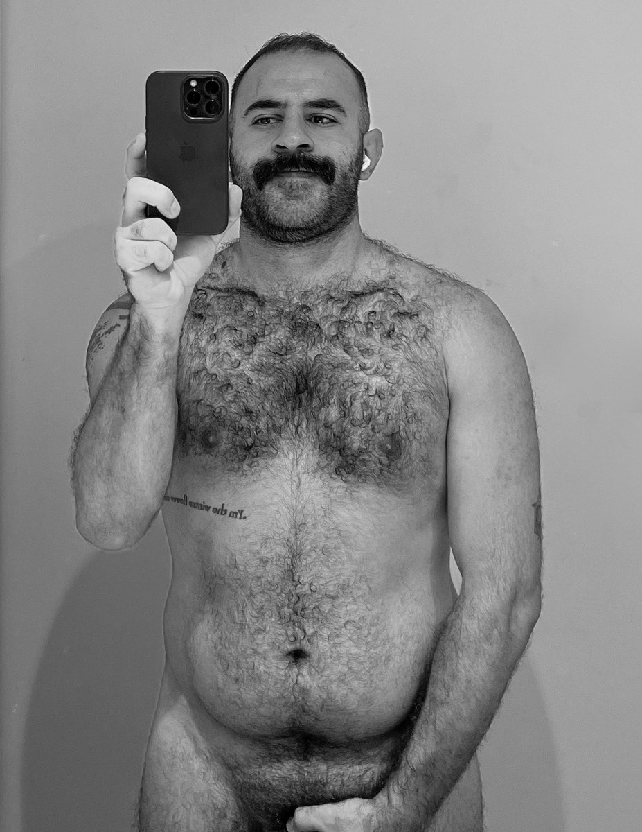 SoWhatBlowMe's tweet photo. what body type is this https://t.co/0Lv3ntnCzC