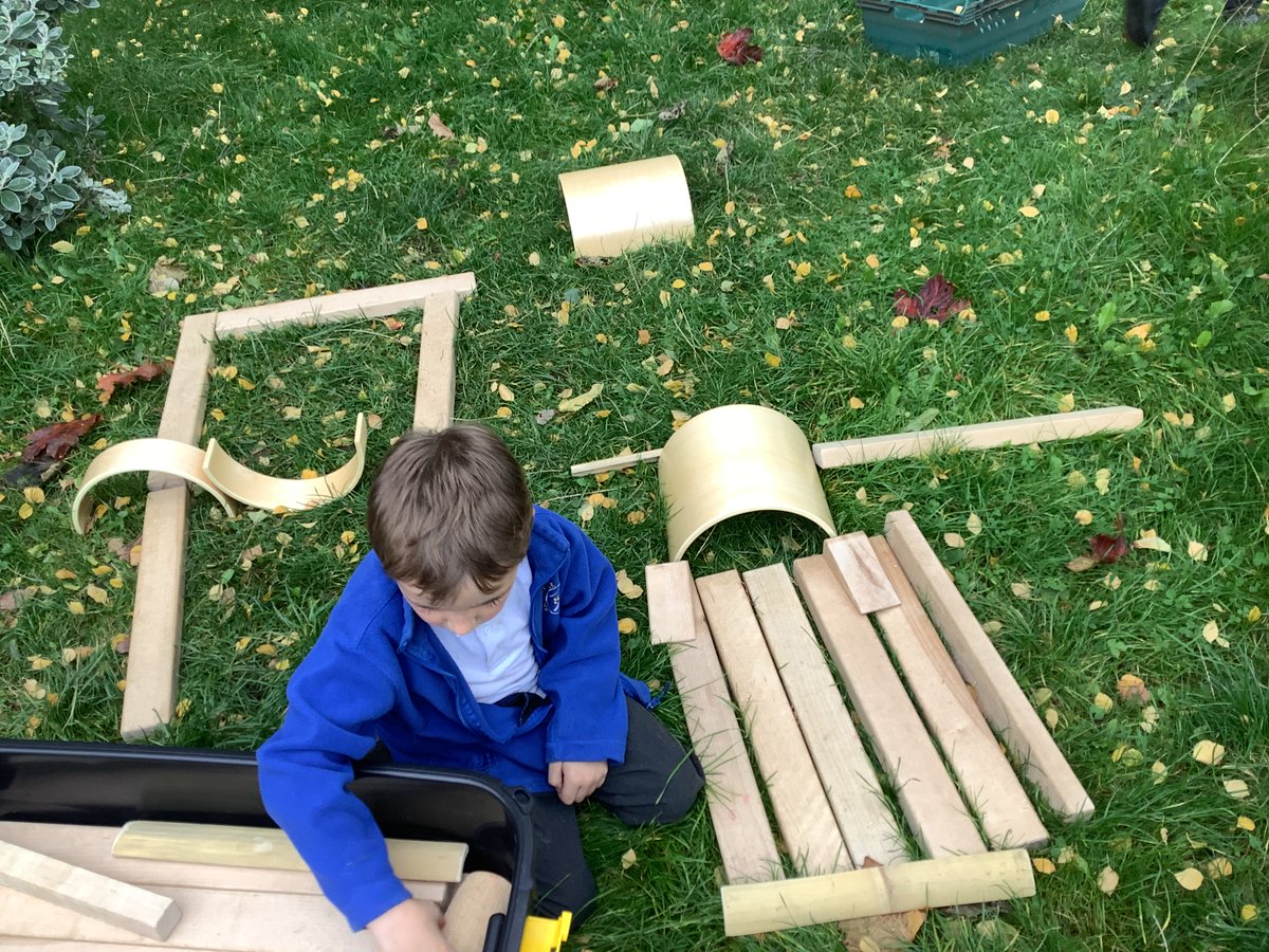 bpsclassof2029's tweet photo. What a fabulous time we had playing in the environmental garden yesterday. #playingislearning #learningisplaying #outdoorP1 #outdoorP2 thanks @LynnDic36006473 for your fabulous forest school inspired learning opportunities. https://t.co/R3aZKkYx8q