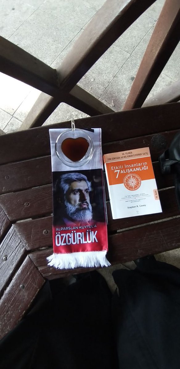 #GönüllerBirOlsun #AlparslanHocayaÖzgürlük
Hayatımızın  Anlamı  Olan Tevhidi Bize Ögreten  Kıymetli Hocam.