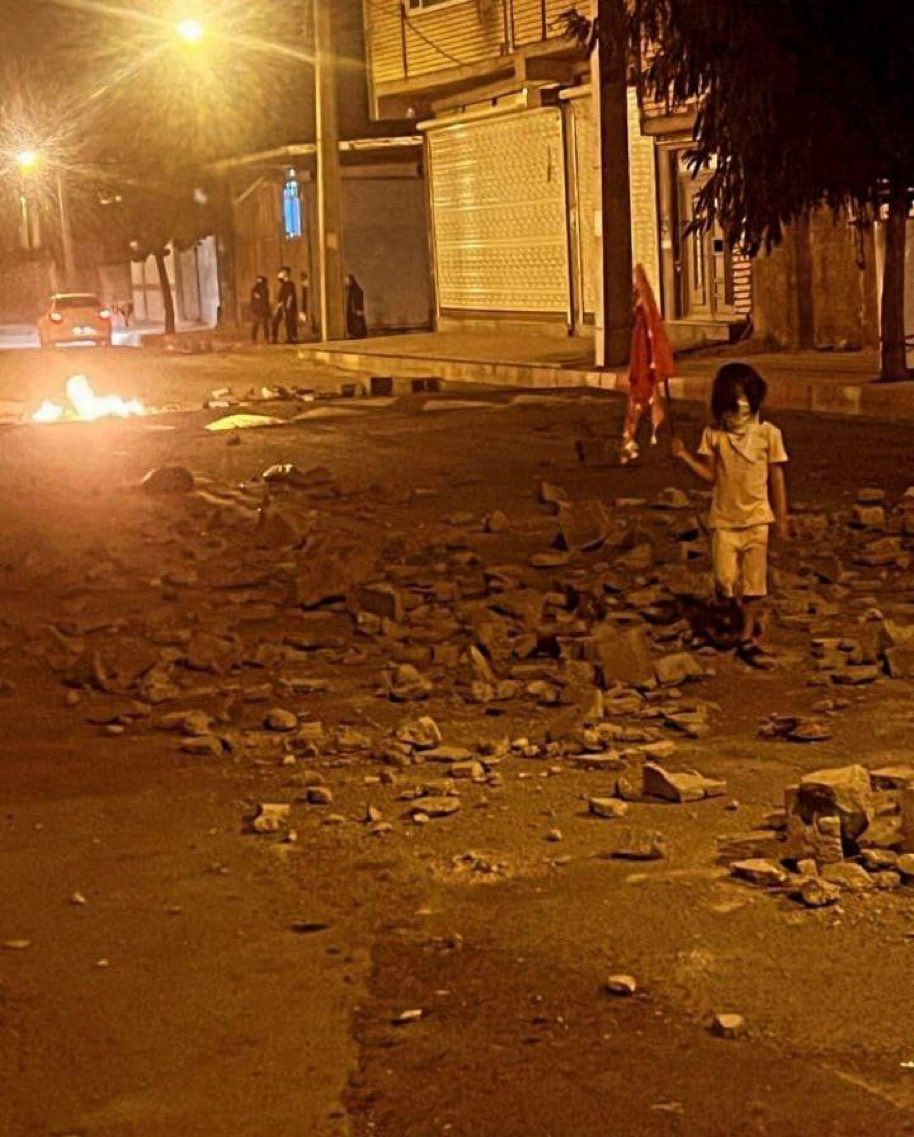 Sima_Sabet's tweet photo. This is a scene that the world has to see from #Iran

A girl hangs her scarf walking through the empty street after protest

A fight from men, women, youth, kids for a better future for all

A fight for “woman, life, freedom “

#MahsaAmini https://t.co/L13u1IyJEE