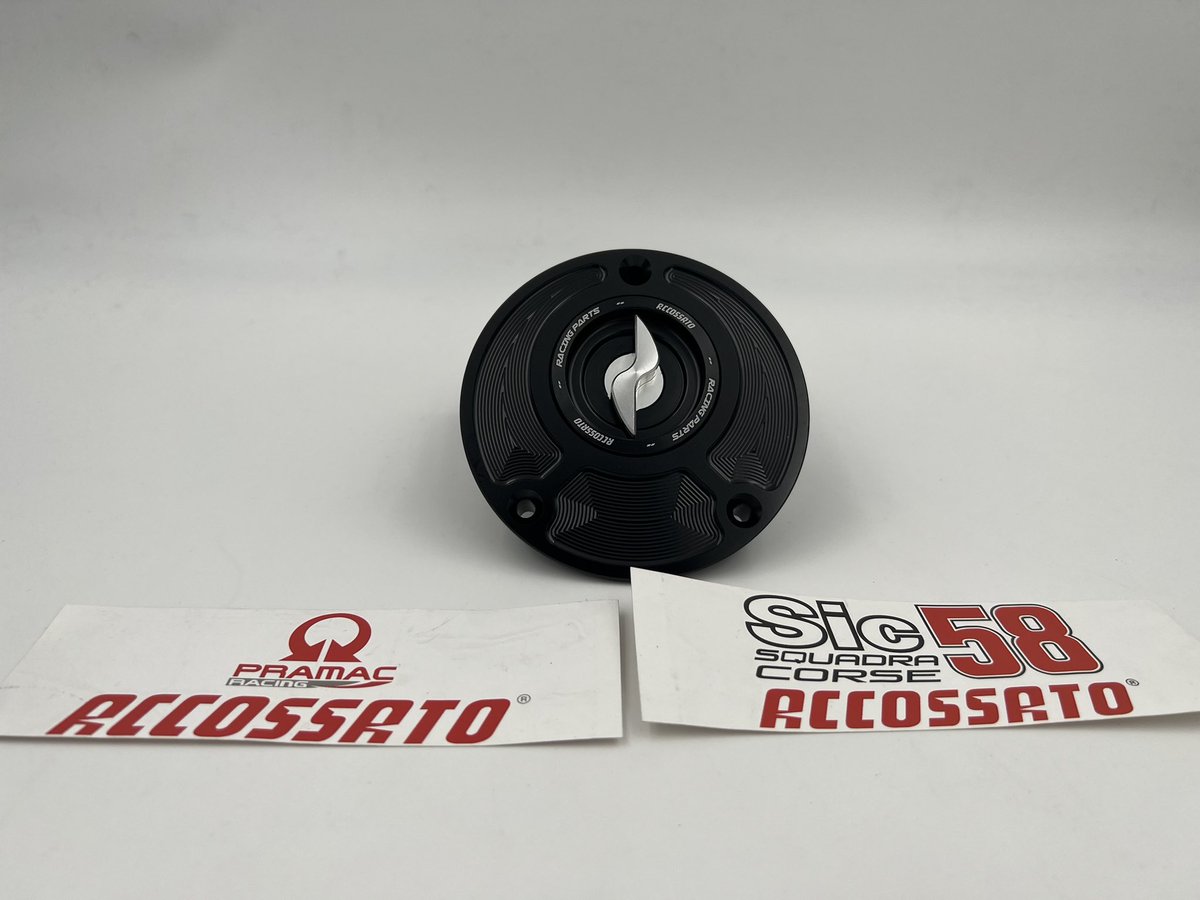 JAMPSD_STAFF's tweet photo. イタリアのACCOSSATO(アコサット)のタンクキャップ！！
とてもかっこよくておしゃれです！
種類も豊富！！！
#ACCOSSATO #かっこいい　#タンクキャップ　#おしゃれ　#PRAMAC  #SIC58
https://t.co/KKyTv50Jzs https://t.co/rwlg6yGyFe