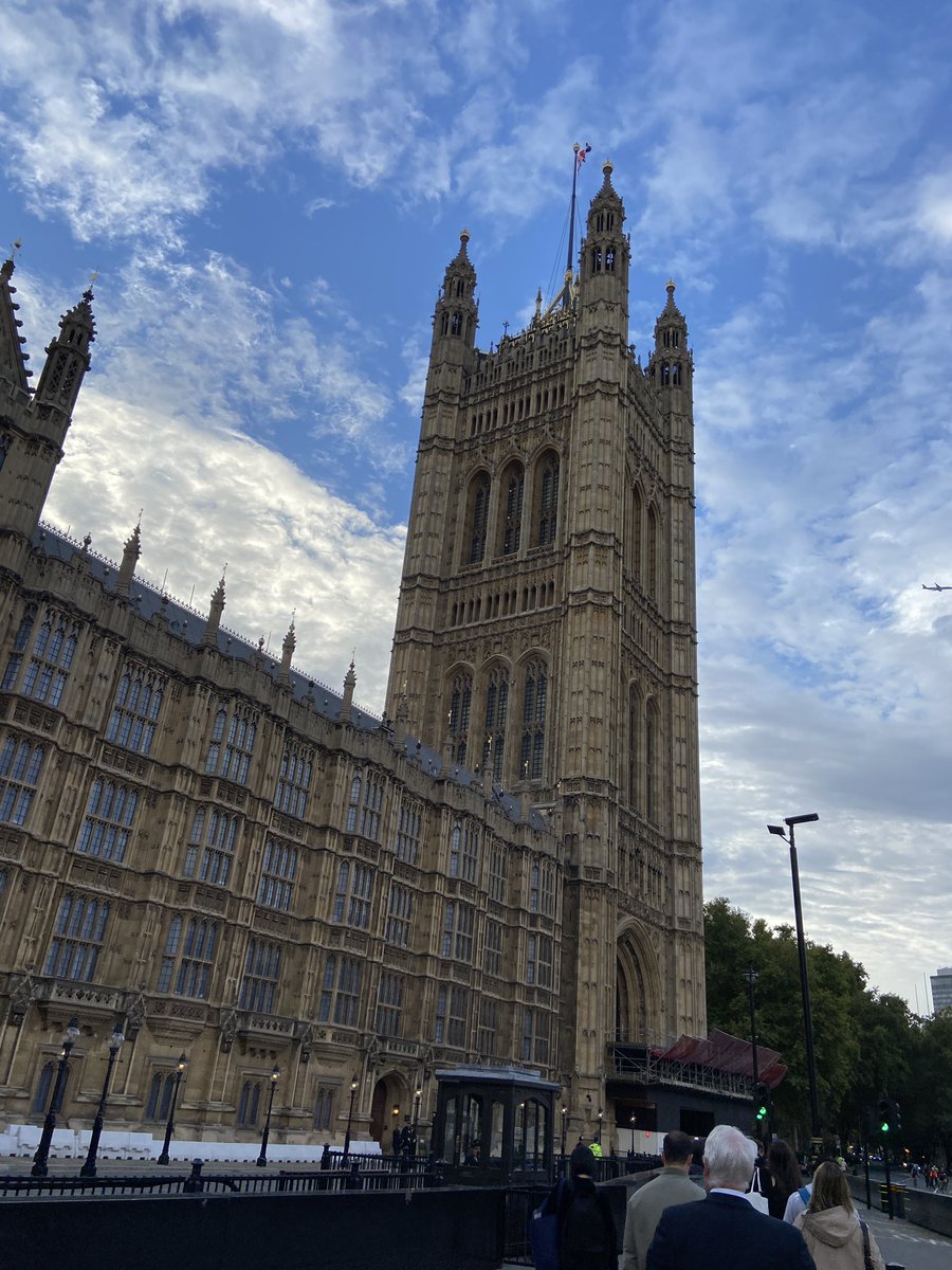 Launch of <a href="/YouthBizInt/">Youth Business International</a> report supporting young entrepreneurs as a force for good youthbusiness.org/news/tomorrow-… <a href="/UCLEnterprise/">UCL Innovation & Enterprise</a> equally keen to support <a href="/appg_e/">APPG for Entrepreneurship</a> <a href="/TheGENUK/">GEN UK</a>